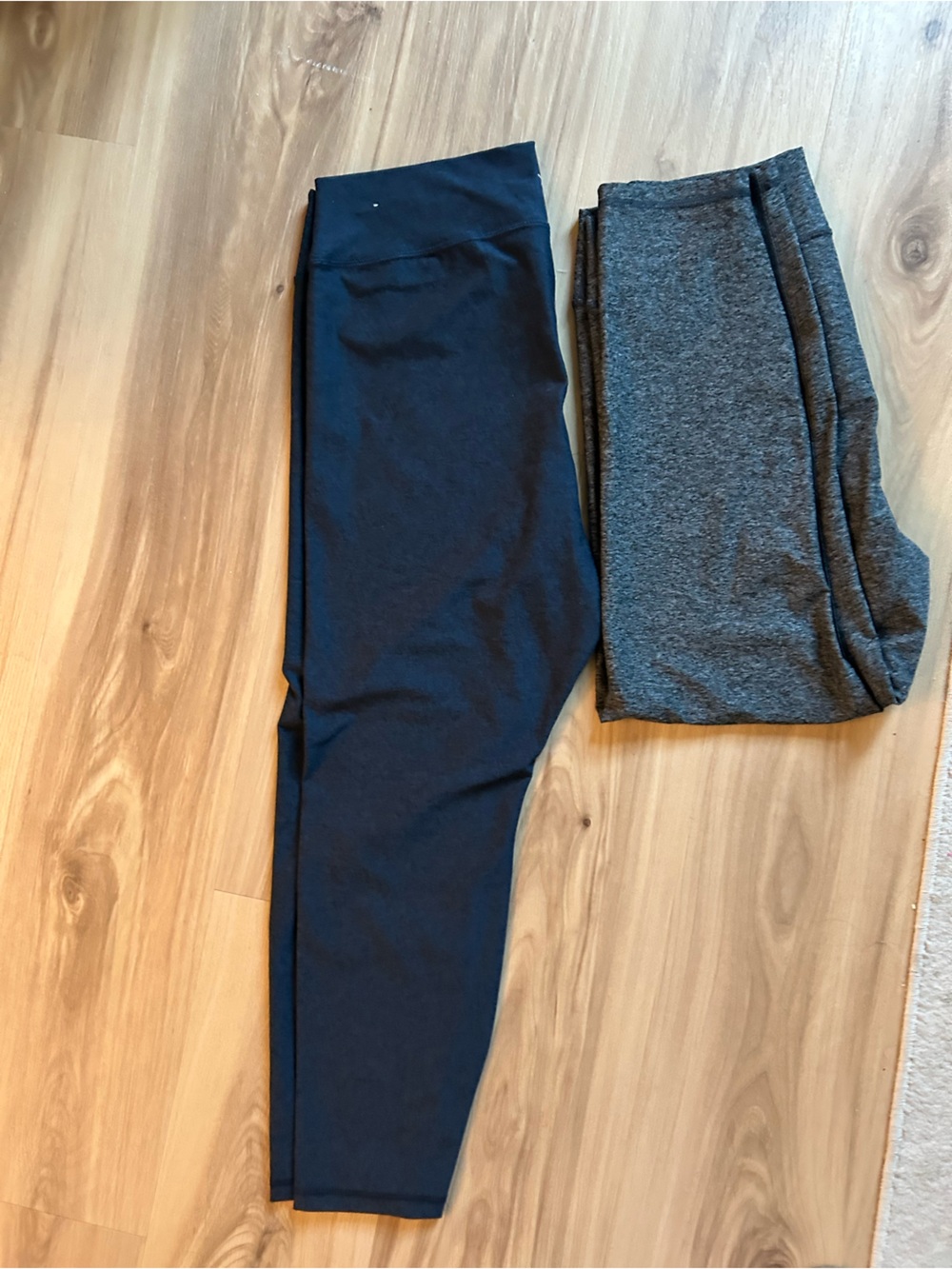 Set of 2, Old Navy Navy and Heather Gray Petite Large Leggings Duo, Cloud